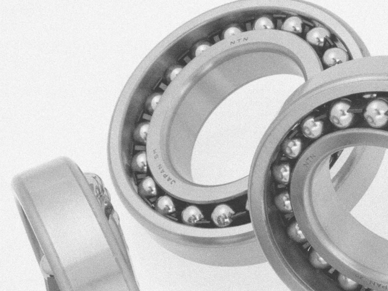 Automatic self-aligning ball bearing